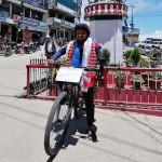 साईकलमार्फत नेपाल भ्रमण गरेका अभिनय कार्की चरिकोटमा