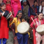 पञ्चेबाजामा रमाउदै महिलाहरु