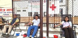 रविन्द्र गौतमको स्मृतिमा चरिकोटमा रक्तदान 