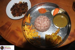 शैलुङ इको भिलेजमा शैलुङ मार्सी चामलको स्वाद
