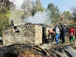 बाख्रा गोठमा आगलागी हुँदा १० वटा खसी–बोका जलेर नष्ट