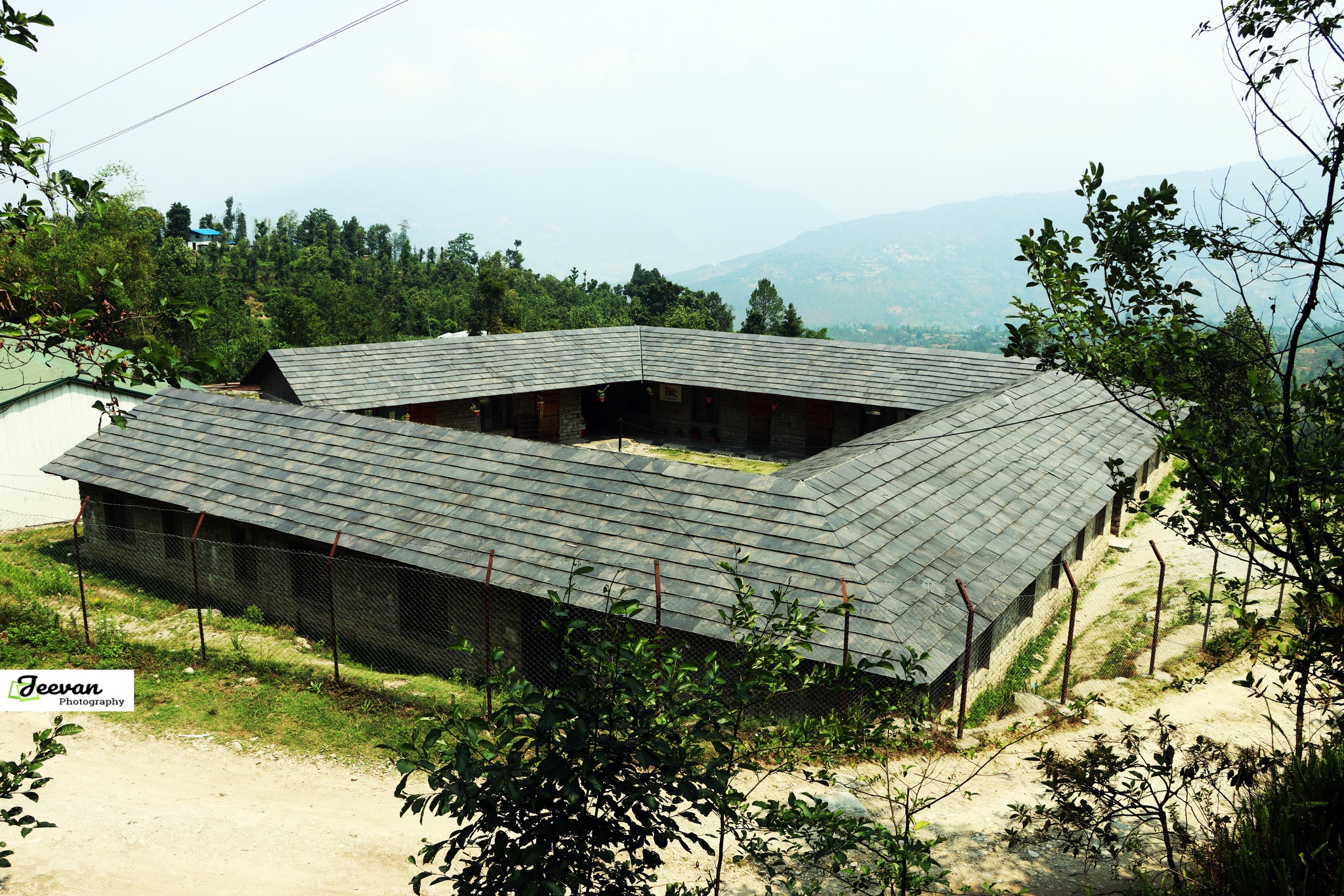 आकर्षक विद्यालयमा विद्यार्थीको आकर्षण बढ्दै