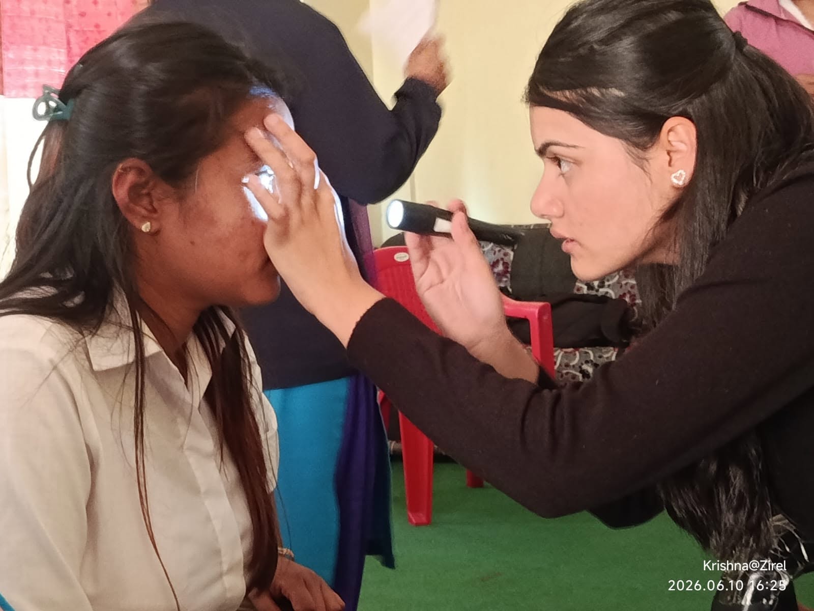 क्षत्रपामा निःशुल्क आँखा शिविरः डेढ सयभन्दा बढी नागरिक लाभान्वित