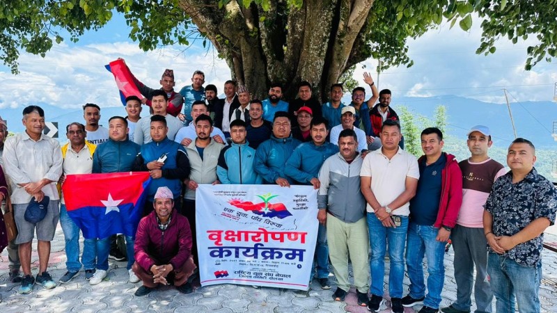 पीपलबोटमा एक युवा, पाँच विरूवा 