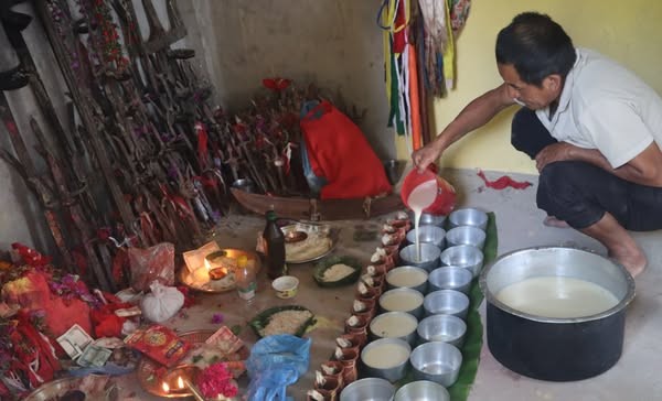 पानी माग्दै सुरेलले मनाए उभौली पर्व