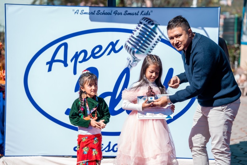 एपेक्स आइडल सिजन–३ को उपाधि एन्जल थामीलाई