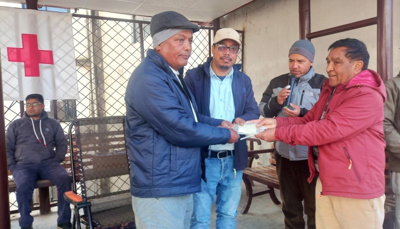 जनहित चित्रेश्वर साकोसको चरिकोटमा रक्तदान