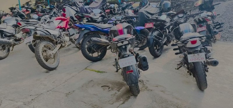 चरिकोटमा बिदाको दिन सरकारी सवारी साधन सञ्चालनमा रोक, दर्जनौं नियन्त्रणमा