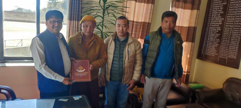 लाप्चीबासीको गुनासो प्रमुख जिल्ला अधिकारीलाई