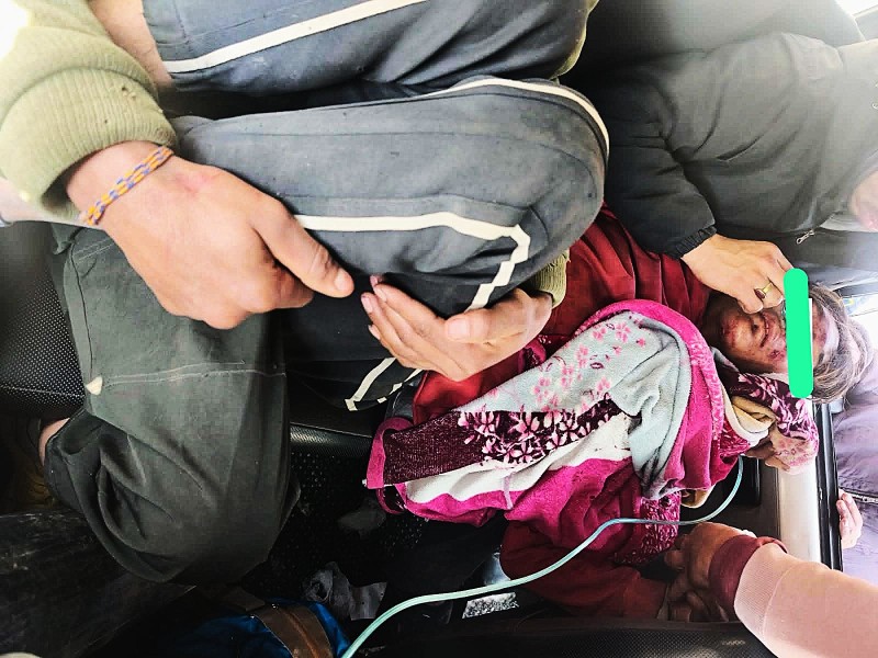 भीरबाट लडेर गम्भीर घाइते मगरलाई हेलिकप्टरबाट काठमाडौं पठाइयो