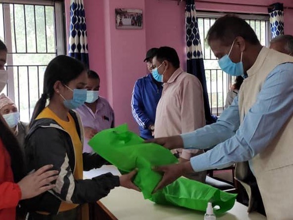 गौरीशंकर पुस्तकालयद्धारा राहत वितरण