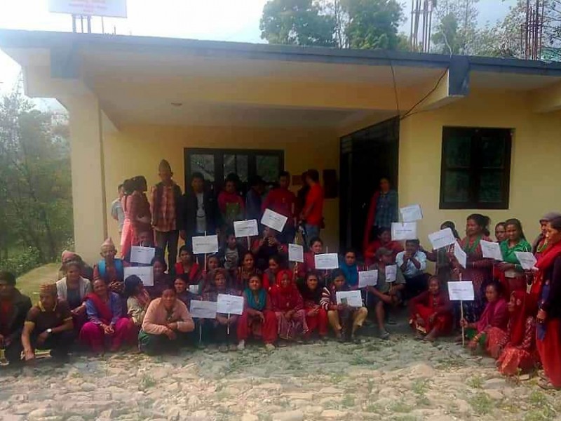 कालिञ्चोकमा मापदण्ड पुगेका विद्यालयको पनि कक्षा कटौती